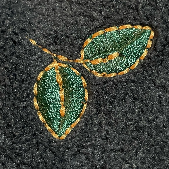 XL navy blue Bobbie Brooks top with leaves and acorns - Picture 8 of 9